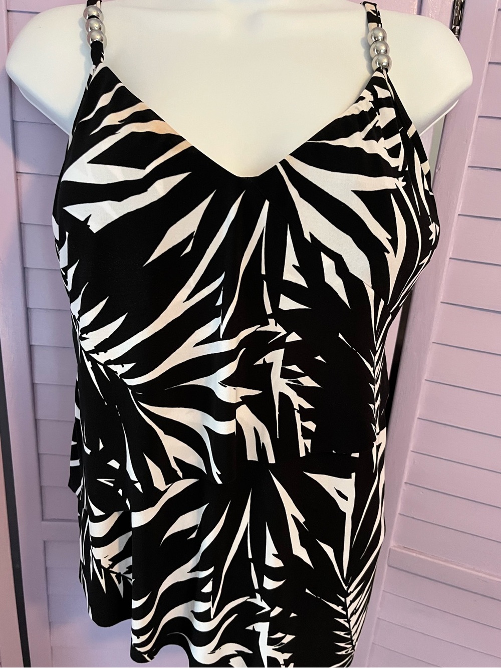 Miraclesuit size 10 Black & White Leaf-Print Spaghetti Strap Tank swim top